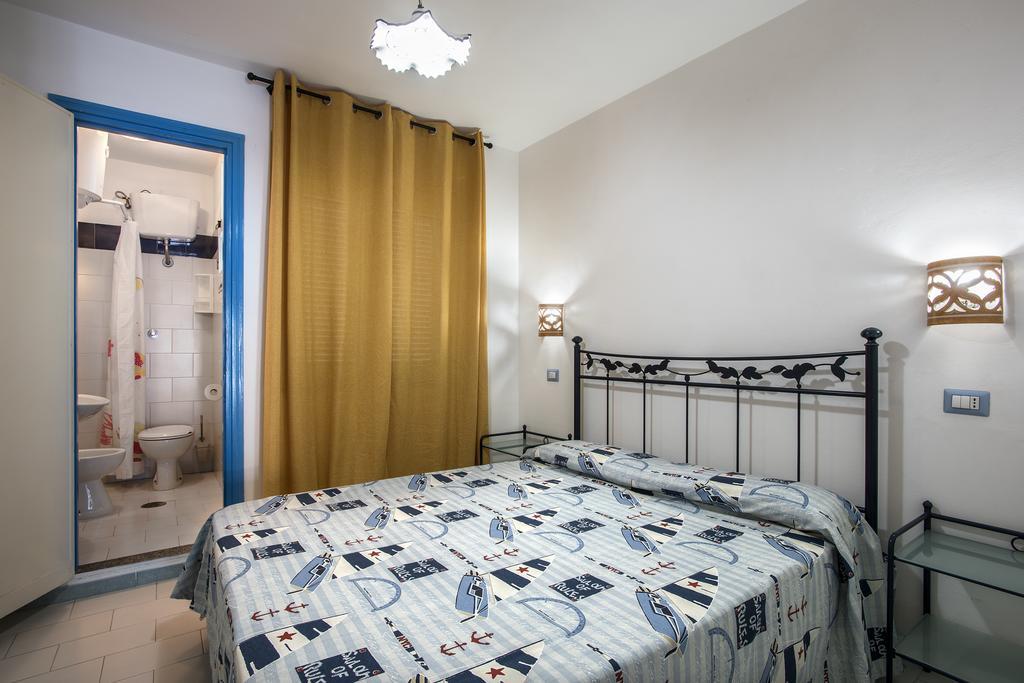 Magi - Appartamenti Maga Circe Ponza Exterior foto